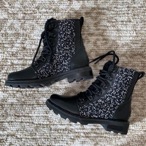 SOREL LENNOX LACE COZY Black Waterproof
WINTER BOOT